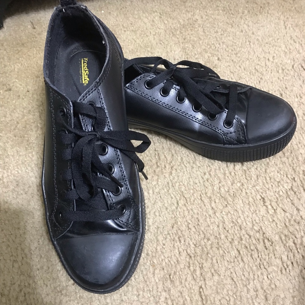 Nonslip work shoes